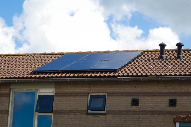 Zonnepanelen voor bewoners van Woonopmaat - Sjoerd Hooftman post de eerste aanbiedingen