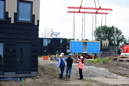 Eerste woningen Tolhek geplaatst