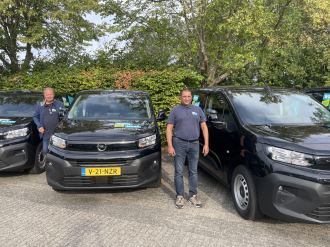 Een ochtend op pad met sociaal buutbeheerder Anil in zijn nieuwe bedrijfsauto